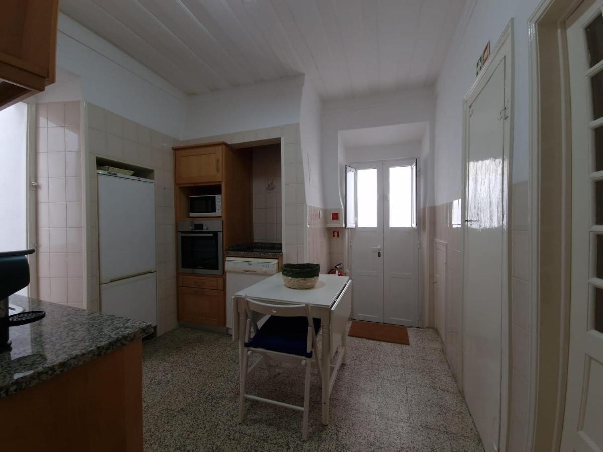 Casa Pisa Flores - Praia Da Nazare Bagian luar foto